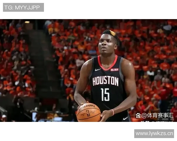 克林特卡佩拉：从新秀到明星中锋的成长之路与篮球梦想